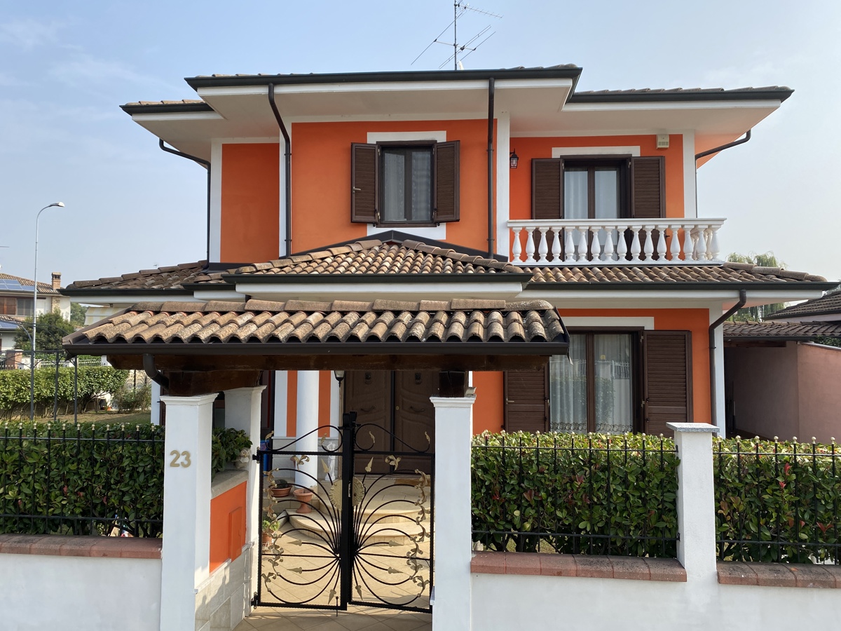 Villa in vendita a Scaldasole, 5 locali, prezzo € 270.000 | PortaleAgenzieImmobiliari.it