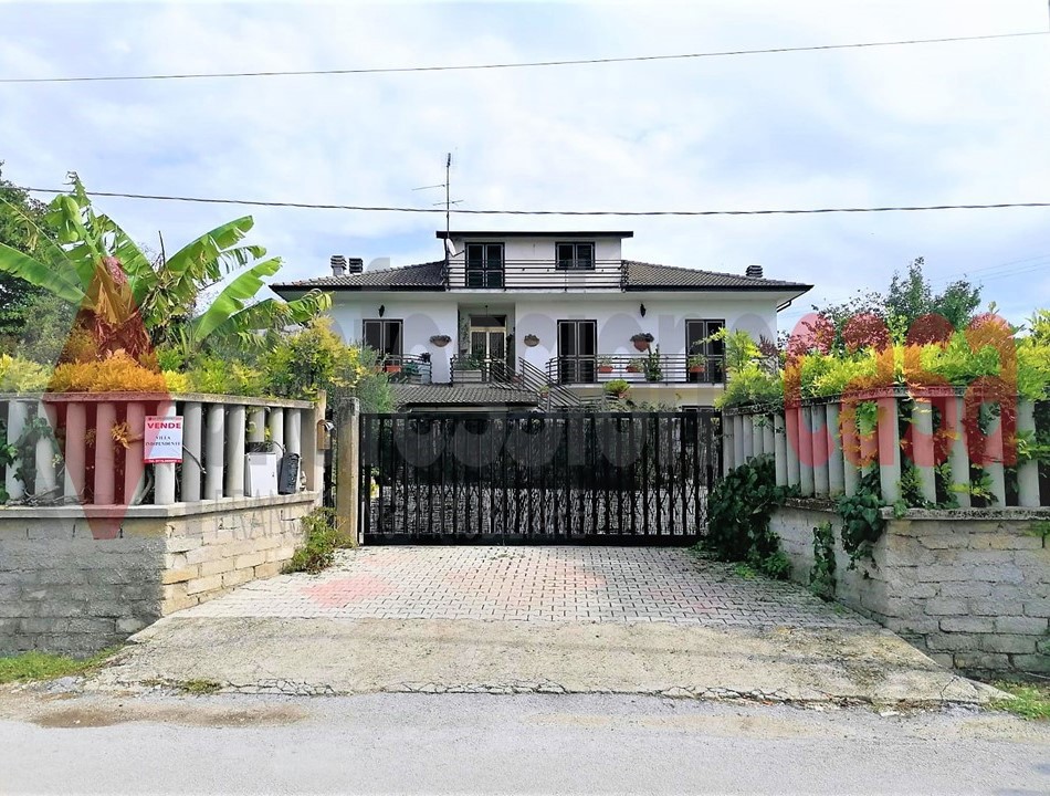 Villa in vendita a Cervaro, 5 locali, prezzo € 199.000 | PortaleAgenzieImmobiliari.it