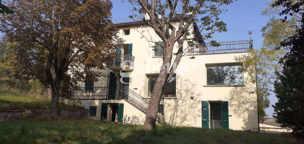 Villa in vendita a Castel San Pietro Terme, 10 locali, prezzo € 749.000 | PortaleAgenzieImmobiliari.it