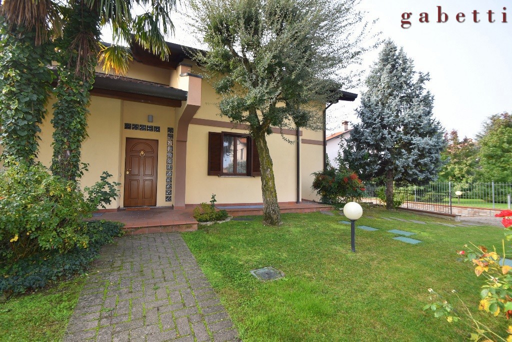 Villa in vendita a Boffalora Sopra Ticino, 4 locali, prezzo € 495.000 | PortaleAgenzieImmobiliari.it