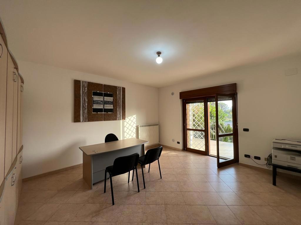 Ufficio / Studio in affitto a Cassino, 2 locali, prezzo € 500 | PortaleAgenzieImmobiliari.it