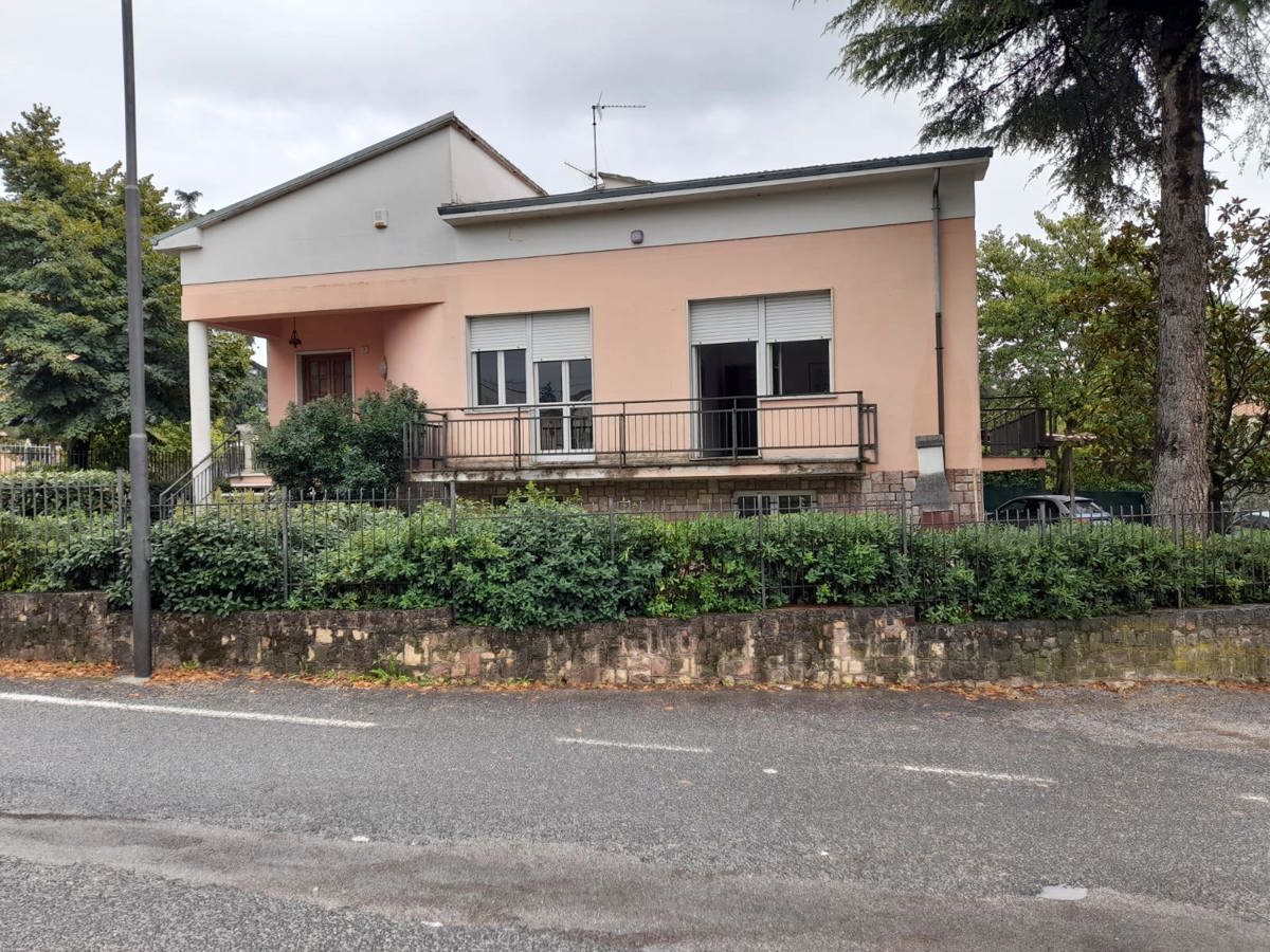 Soluzione Indipendente in vendita a Foligno, 4 locali, prezzo € 218.000 | PortaleAgenzieImmobiliari.it