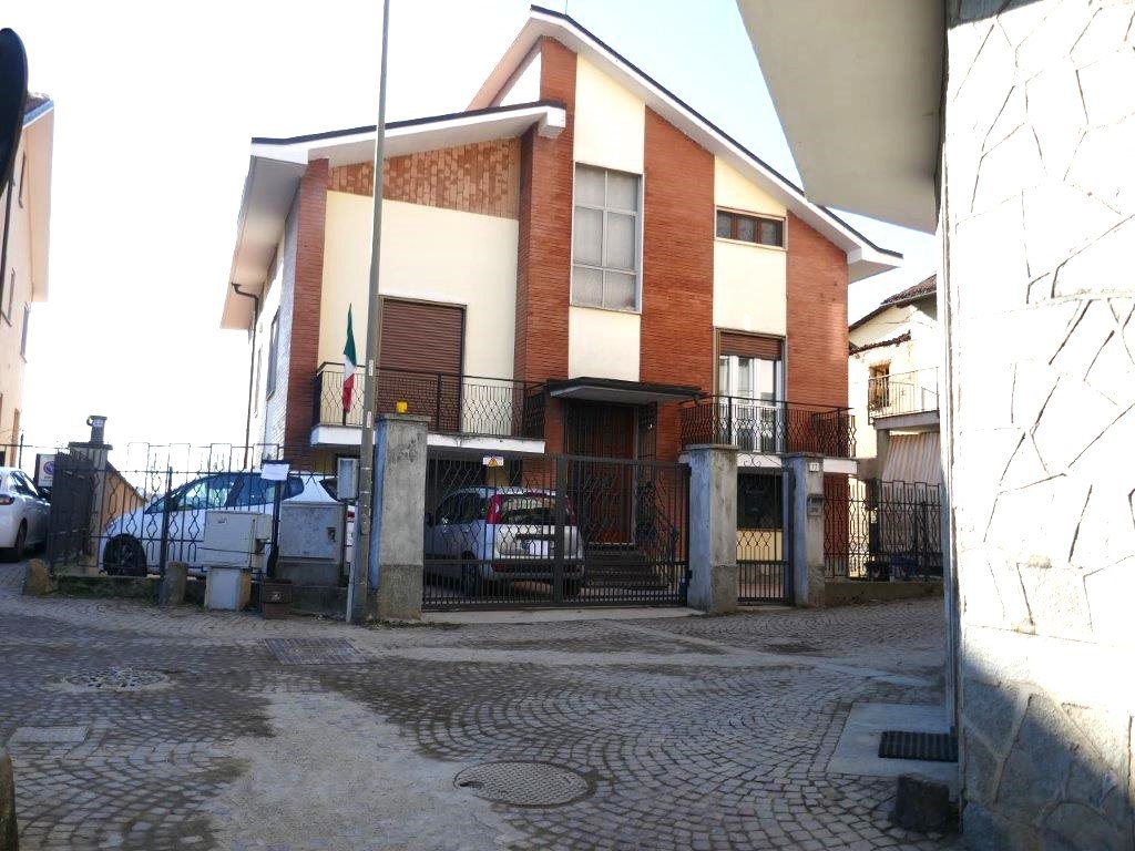 Villa Bifamiliare in vendita a Beinasco, 8 locali, prezzo € 480.000 | PortaleAgenzieImmobiliari.it