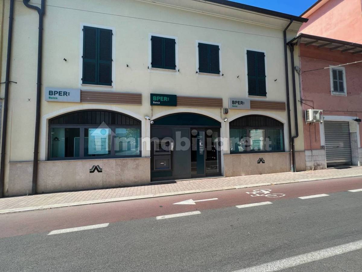 Negozio / Locale in vendita a Narni, 9999 locali, prezzo € 220.000 | CambioCasa.it