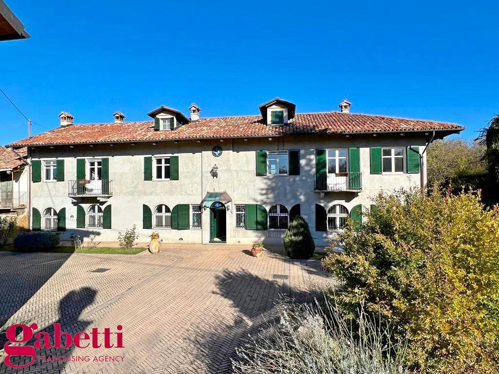 Villa Bifamiliare in vendita a La Morra, 14 locali, prezzo € 750.000 | PortaleAgenzieImmobiliari.it