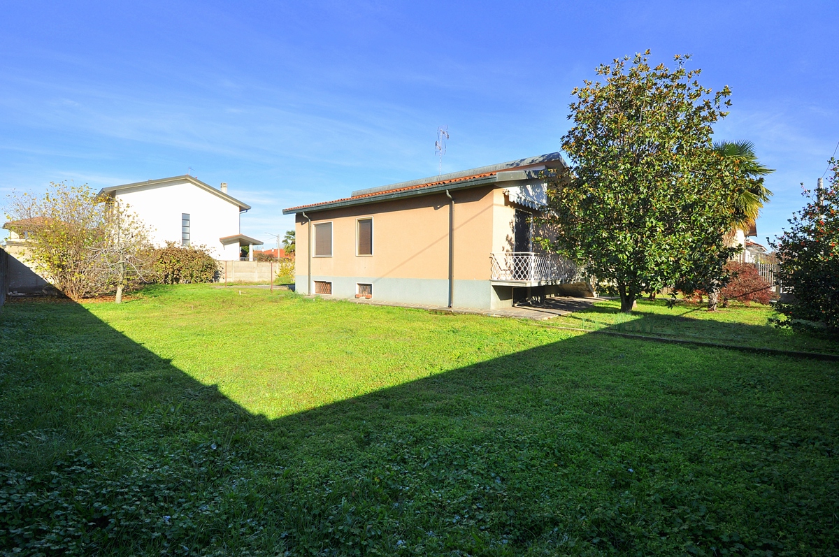 Villa in vendita a Inveruno, 4 locali, prezzo € 255.000 | PortaleAgenzieImmobiliari.it