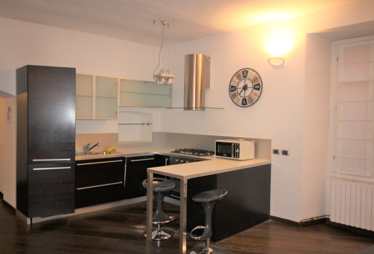 Appartamento in affitto a Arona, 3 locali, prezzo € 1.200 | CambioCasa.it