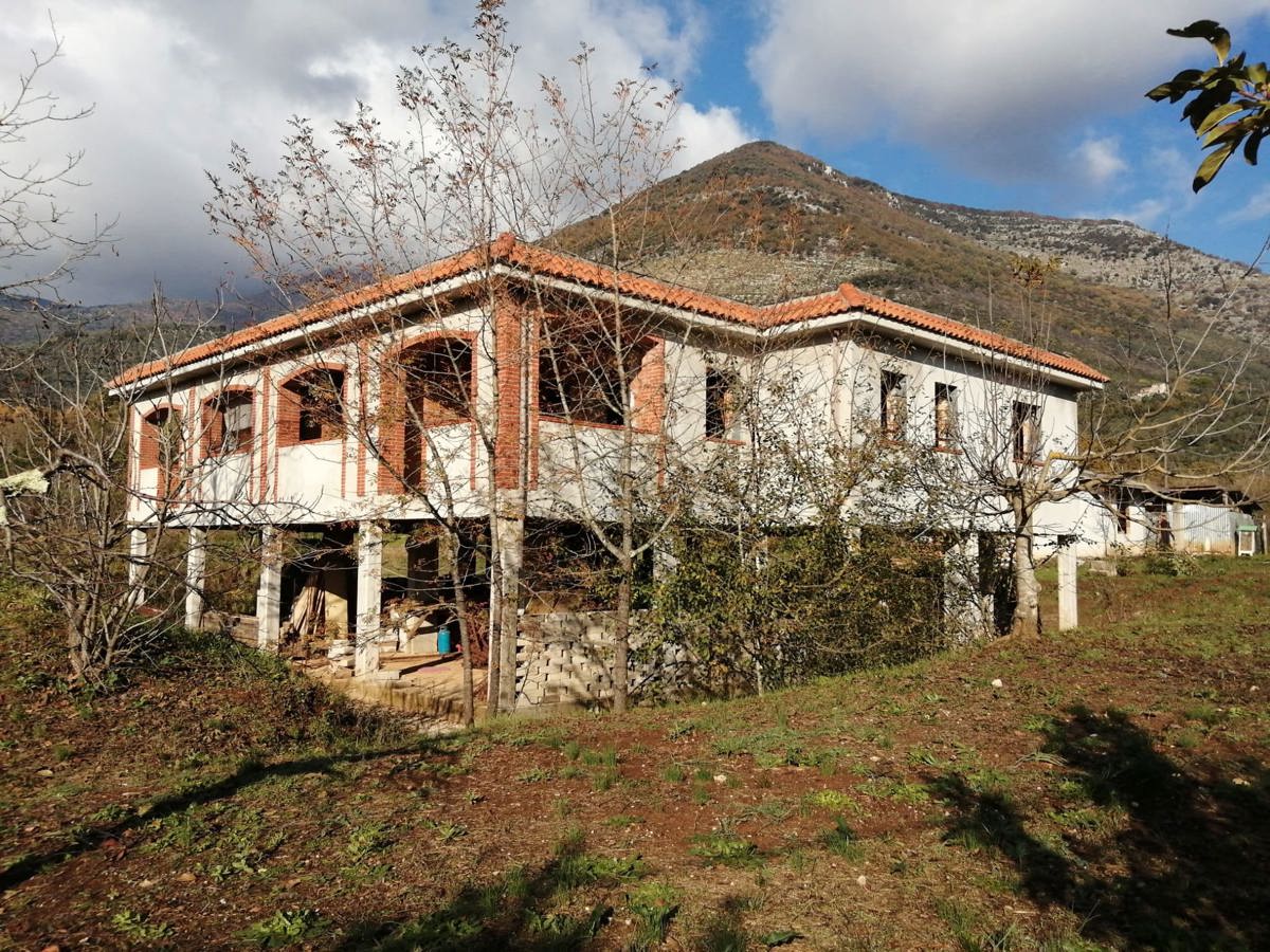 Villa Bifamiliare in vendita a Roccagorga, 6 locali, prezzo € 175.000 | CambioCasa.it