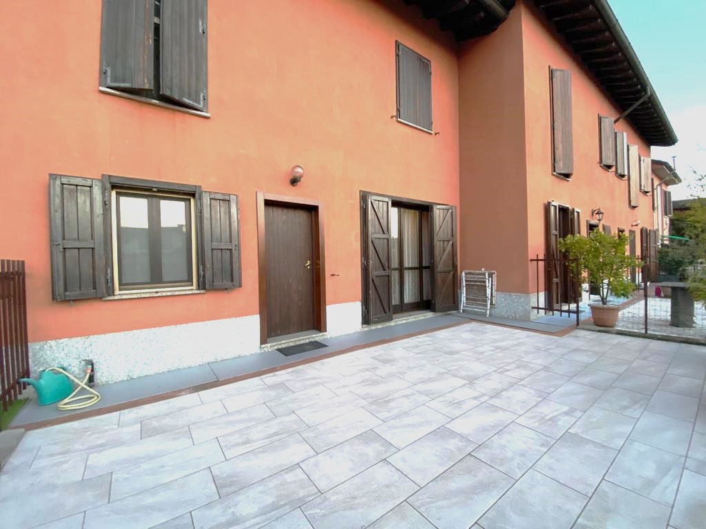 Villa a Schiera in vendita a Zinasco, 5 locali, prezzo € 145.000 | PortaleAgenzieImmobiliari.it