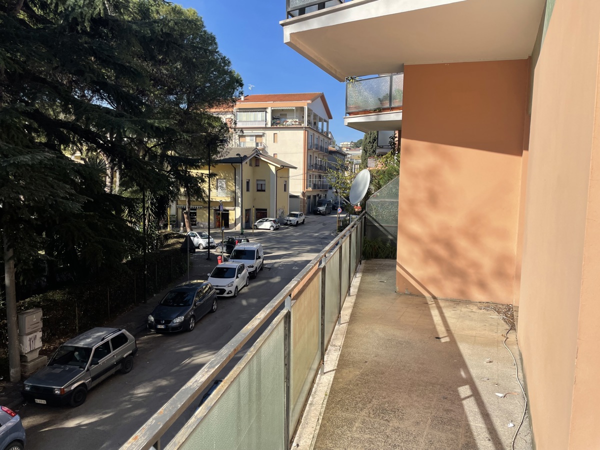 Appartamento in vendita a Pescara, 4 locali, prezzo € 149.000 | PortaleAgenzieImmobiliari.it