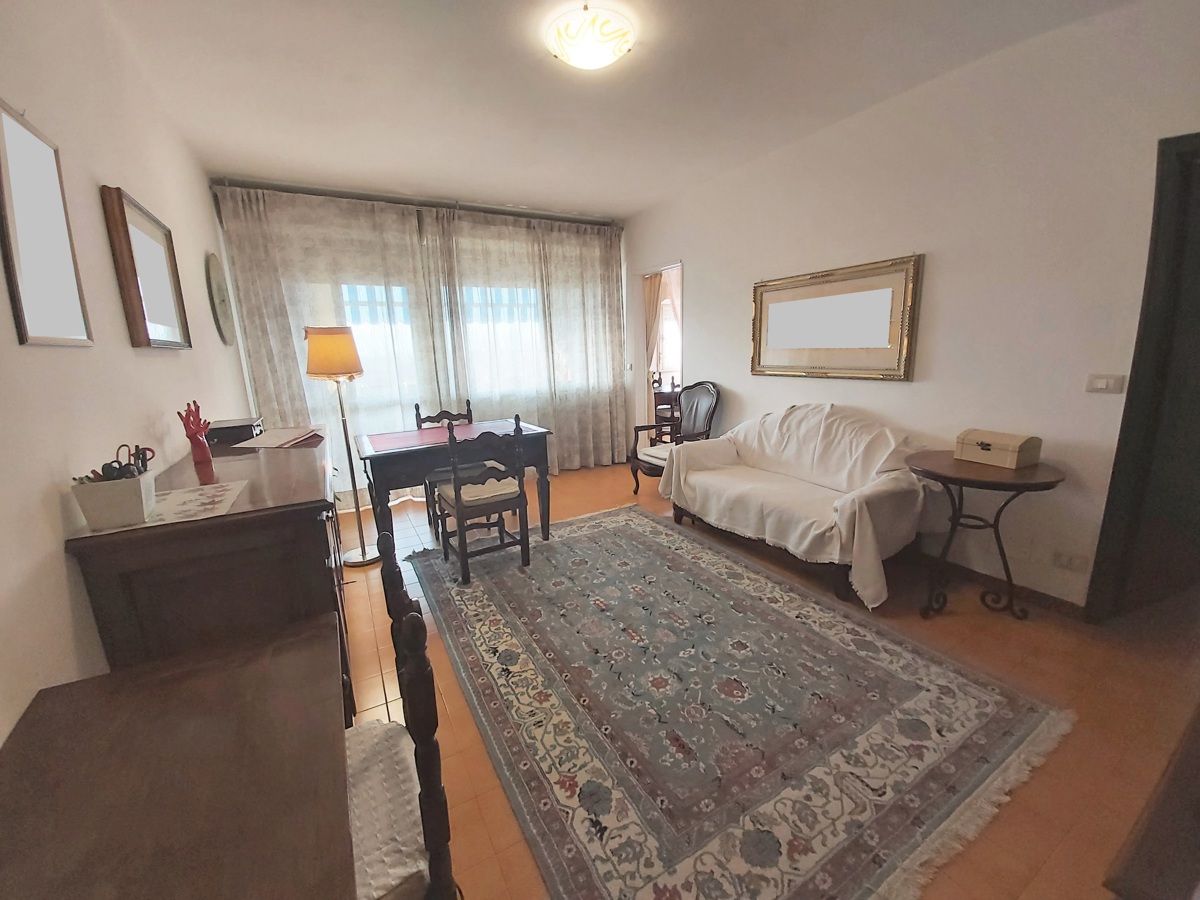 Appartamento in vendita a Moncalieri, 4 locali, zona ona, prezzo € 110.000 | PortaleAgenzieImmobiliari.it