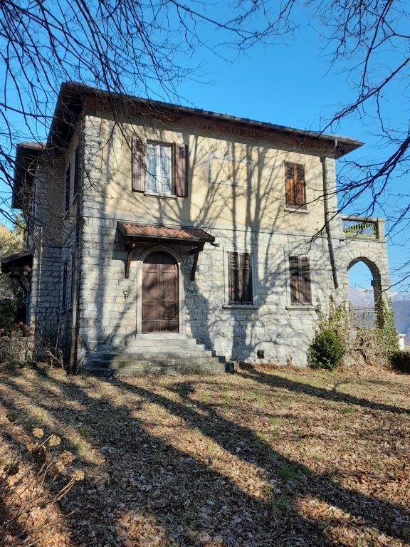 Villa in vendita a Caglio, 5 locali, prezzo € 270.000 | PortaleAgenzieImmobiliari.it