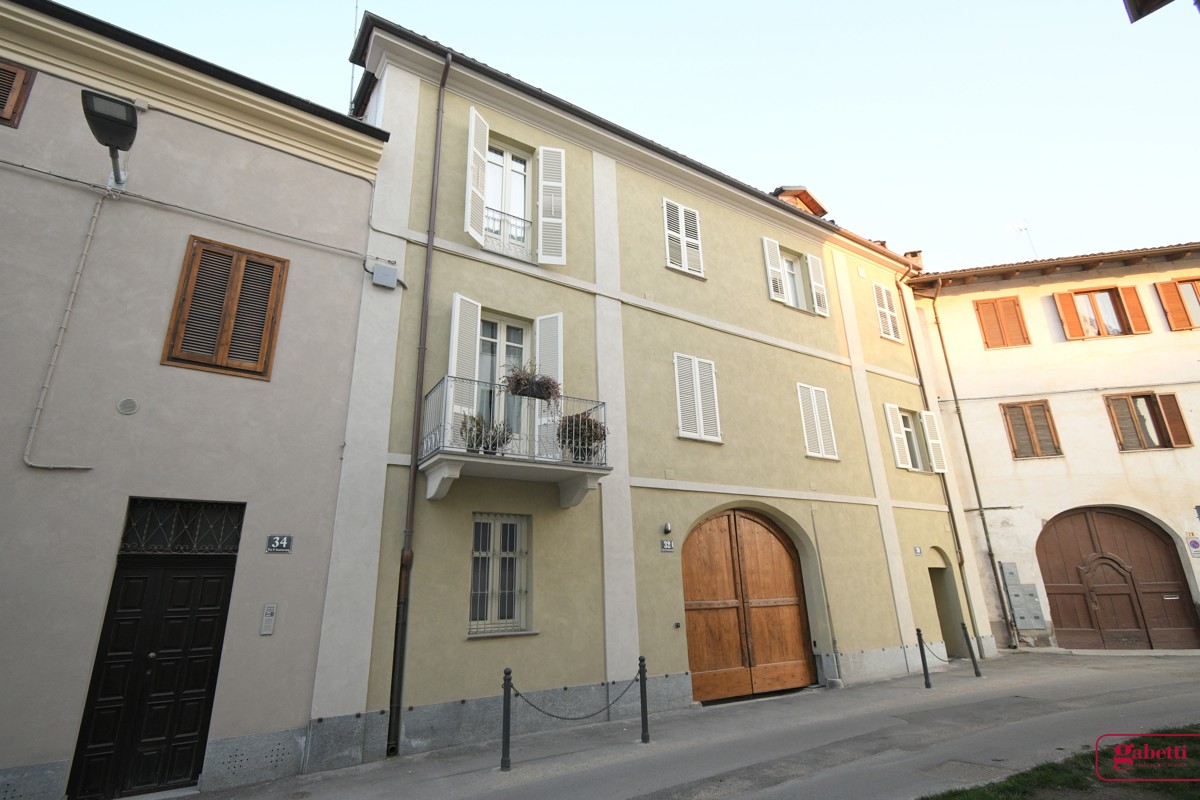 Appartamento in vendita a Savigliano, 7 locali, prezzo € 750.000 | PortaleAgenzieImmobiliari.it