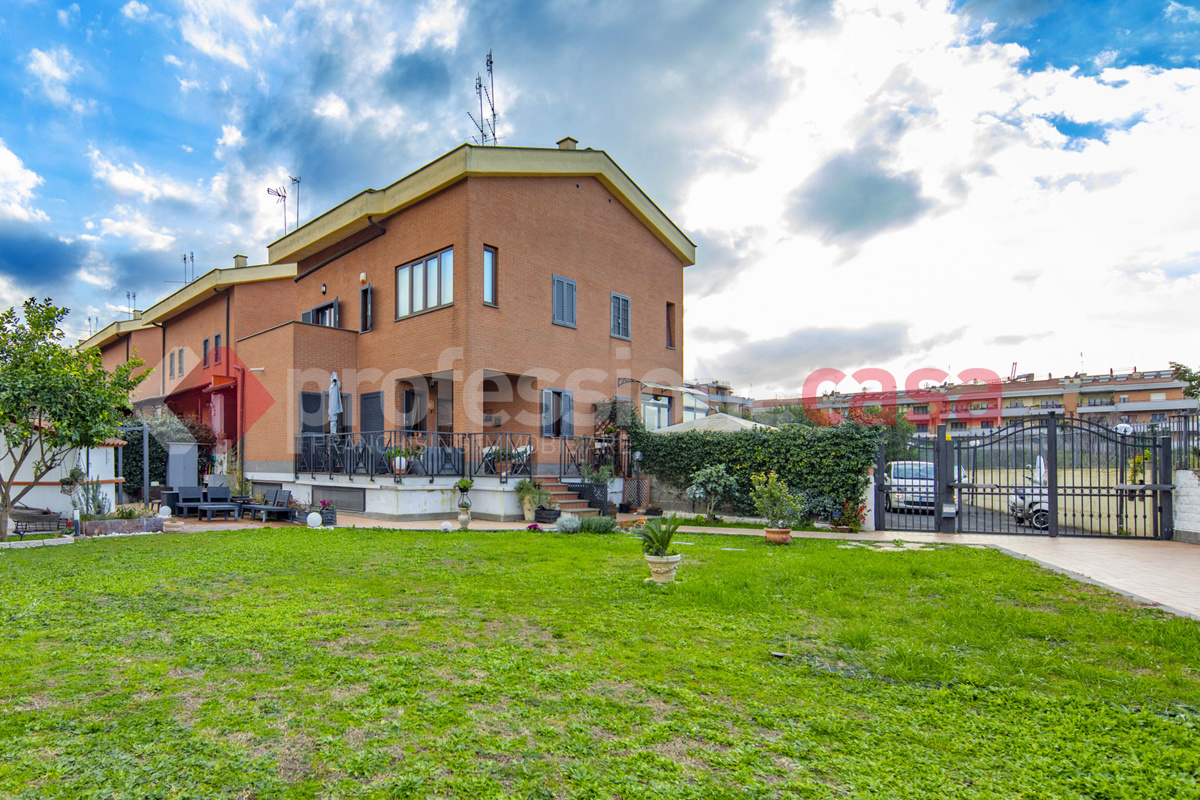 Villa a Schiera in vendita a Roma, 5 locali, prezzo € 420.000 | PortaleAgenzieImmobiliari.it