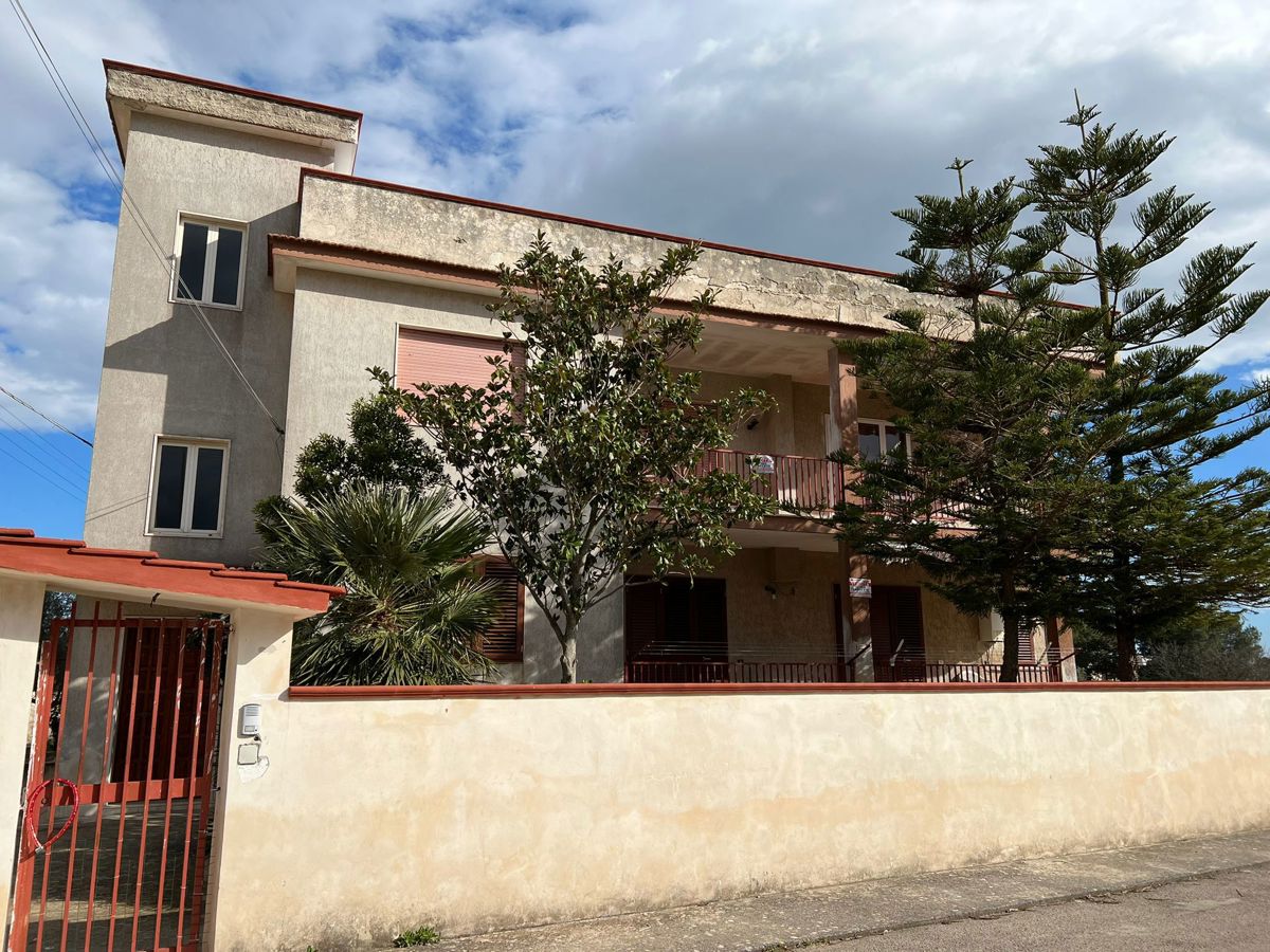 Villa Bifamiliare in vendita a Crispiano, 5 locali, prezzo € 235.000 | PortaleAgenzieImmobiliari.it