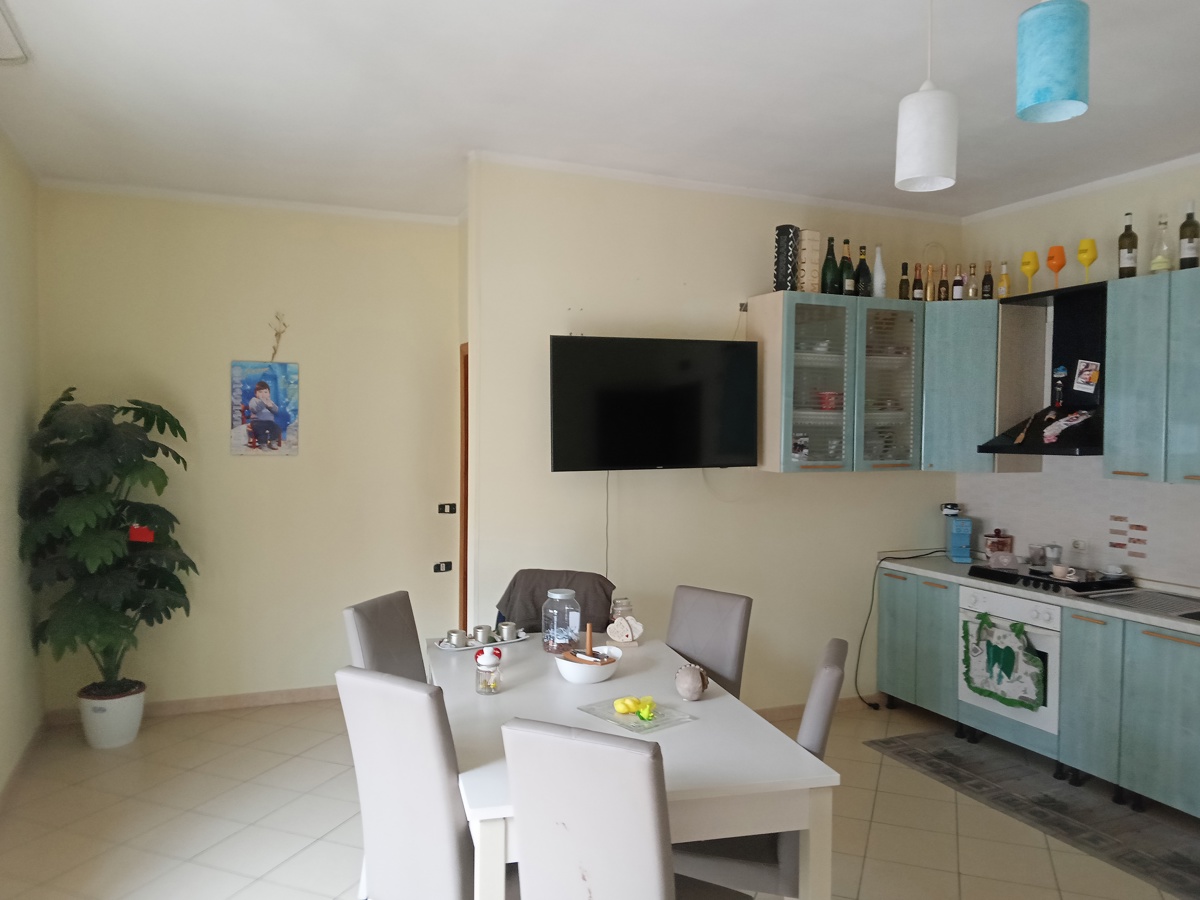 Appartamento in vendita a Lesina, 4 locali, prezzo € 75.000 | PortaleAgenzieImmobiliari.it