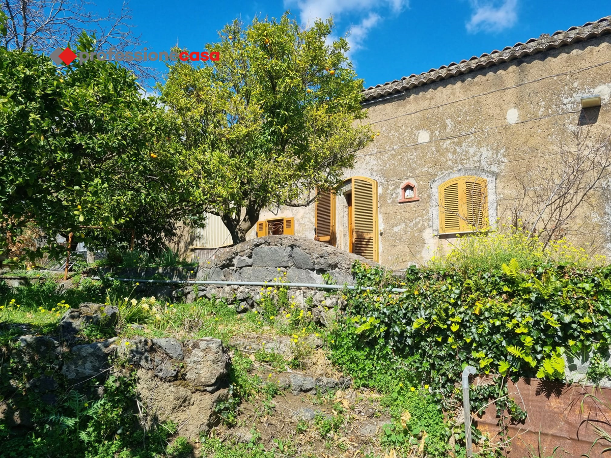 Villa in vendita a Trecastagni, 5 locali, prezzo € 205.000 | PortaleAgenzieImmobiliari.it