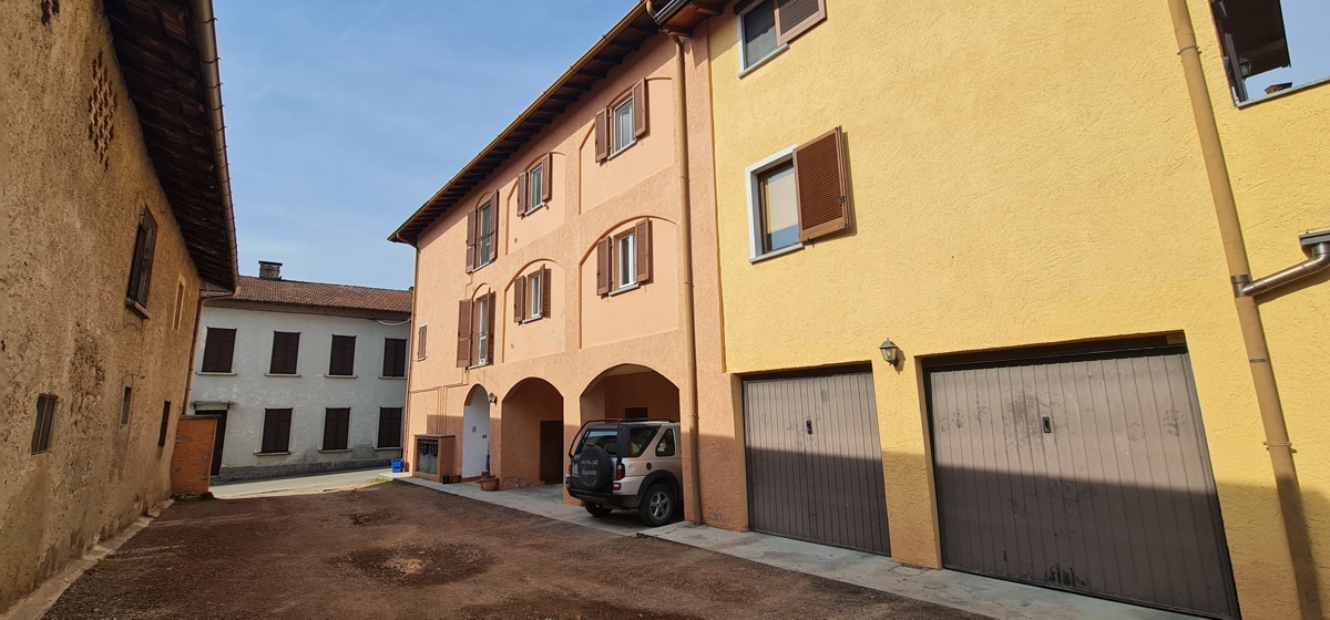 Appartamento in vendita a Leggiuno, 3 locali, prezzo € 99.000 | PortaleAgenzieImmobiliari.it
