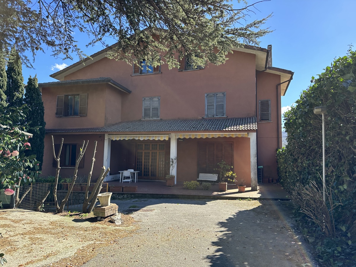 Villa in vendita a Avellino, 10 locali, Trattative riservate | PortaleAgenzieImmobiliari.it
