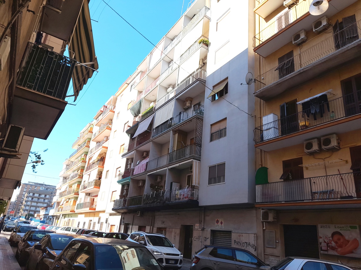 Appartamento in vendita a Taranto, 2 locali, prezzo € 52.000 | CambioCasa.it