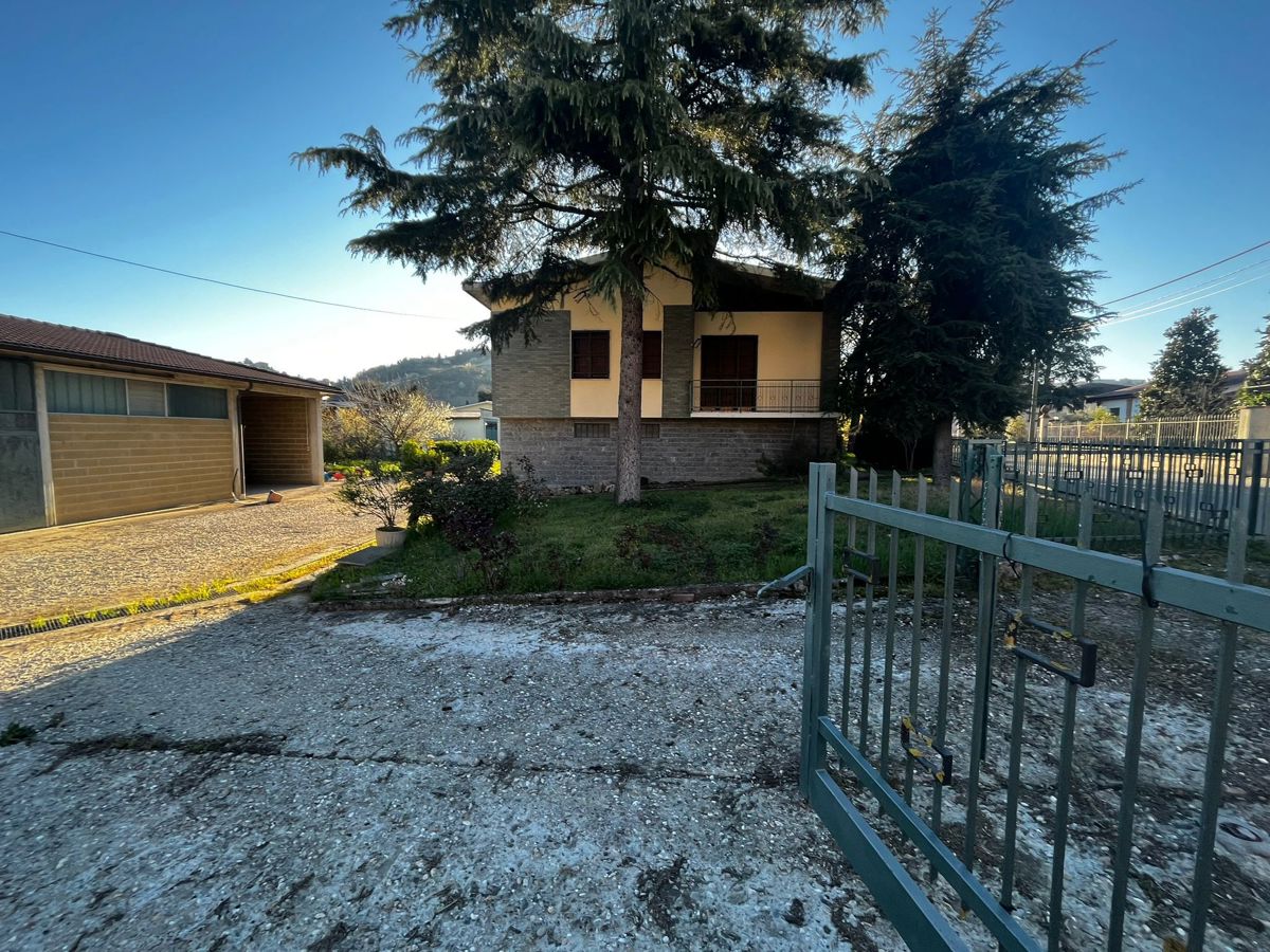 Villa in vendita a Montescano, 5 locali, prezzo € 165.000 | PortaleAgenzieImmobiliari.it