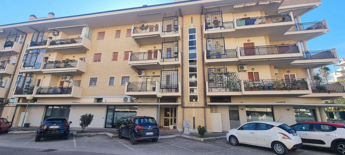 Appartamento in vendita a Aprilia, 3 locali, zona ro, prezzo € 105.000 | PortaleAgenzieImmobiliari.it