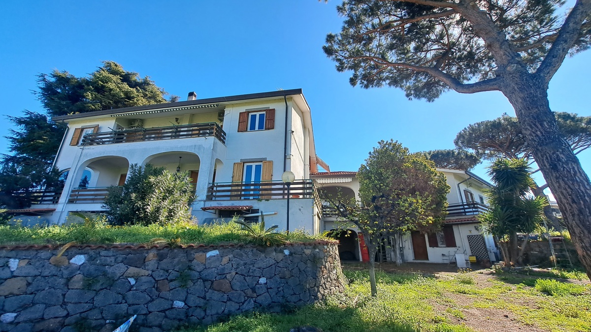 Villa in vendita a Marino, 9999 locali, zona Santi, prezzo € 950.000 | PortaleAgenzieImmobiliari.it