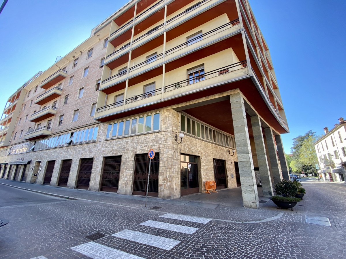 Ufficio / Studio in vendita a Tortona, 5 locali, prezzo € 290.000 | PortaleAgenzieImmobiliari.it