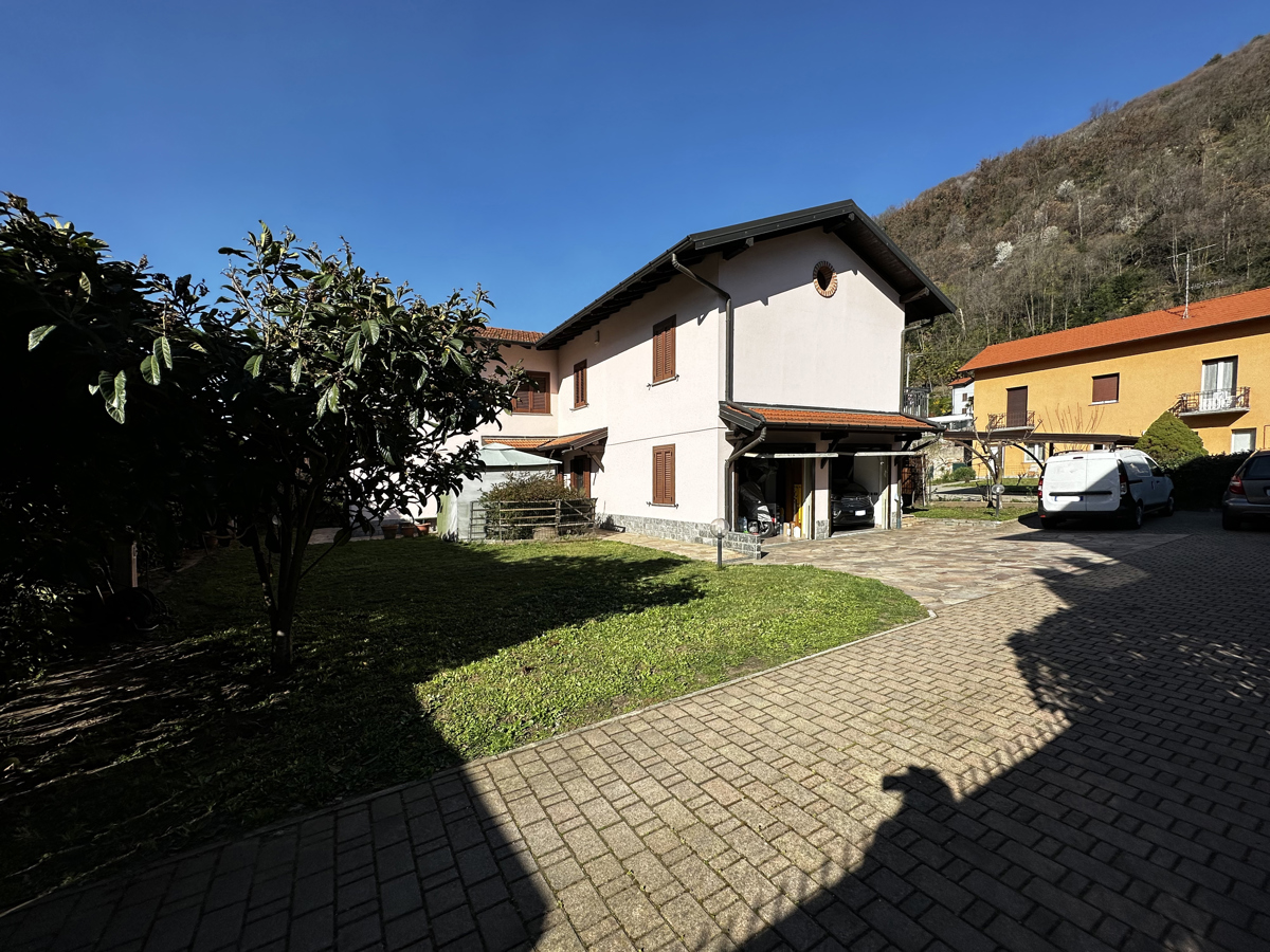 Villa in vendita a Induno Olona, 5 locali, prezzo € 398.000 | PortaleAgenzieImmobiliari.it