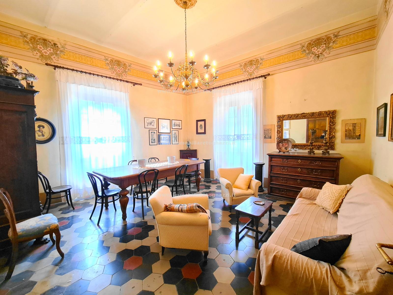 Appartamento in vendita a San Gimignano, 7 locali, prezzo € 375.000 | PortaleAgenzieImmobiliari.it