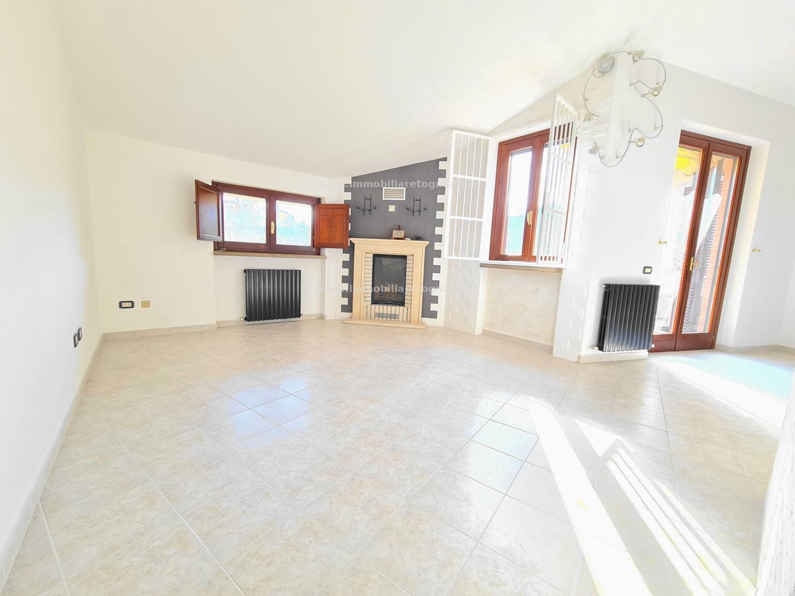 Appartamento in vendita a San Gimignano, 5 locali, prezzo € 300.000 | PortaleAgenzieImmobiliari.it
