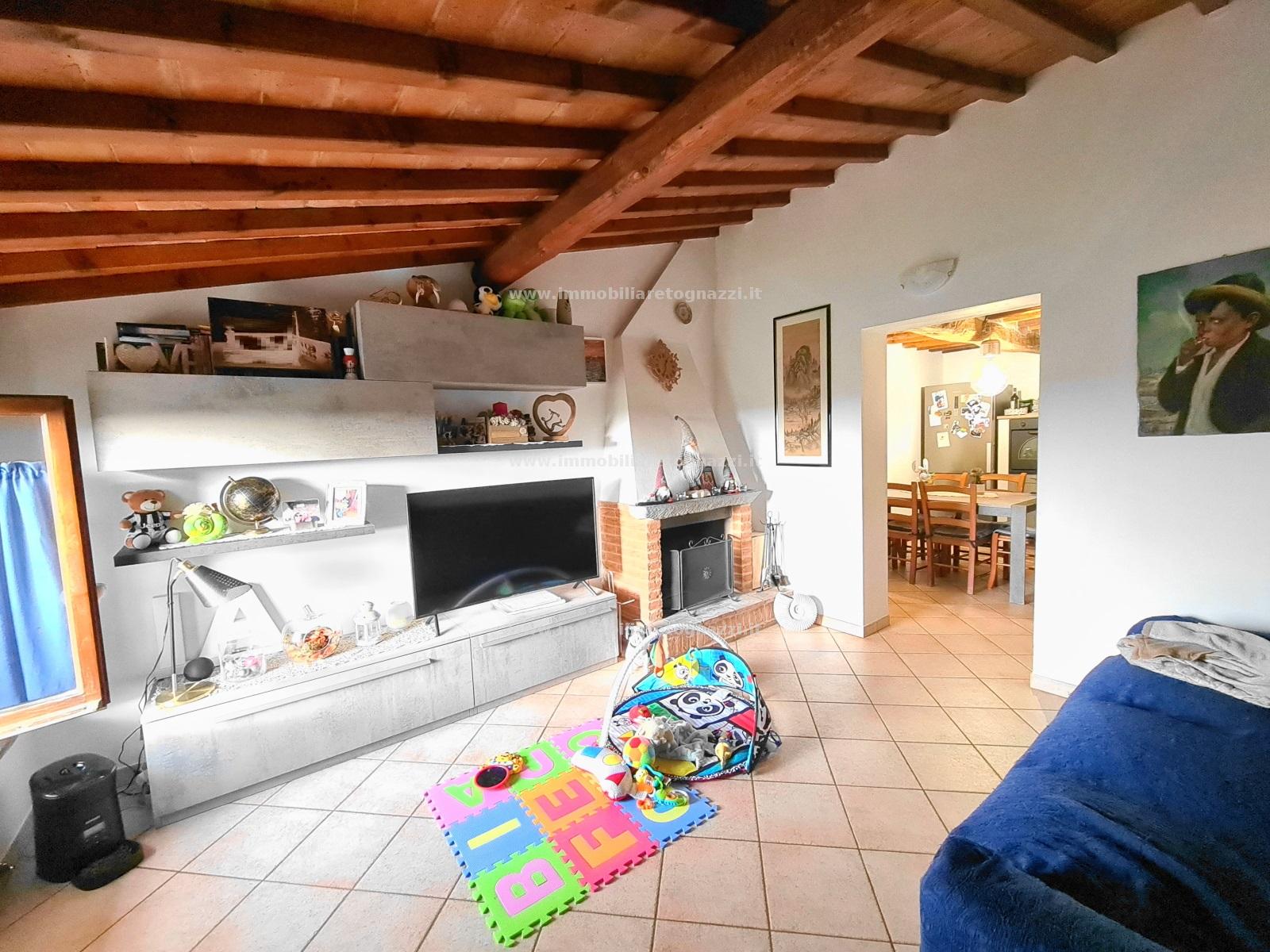 Appartamento in vendita a Gambassi Terme, 4 locali, prezzo € 134.000 | PortaleAgenzieImmobiliari.it