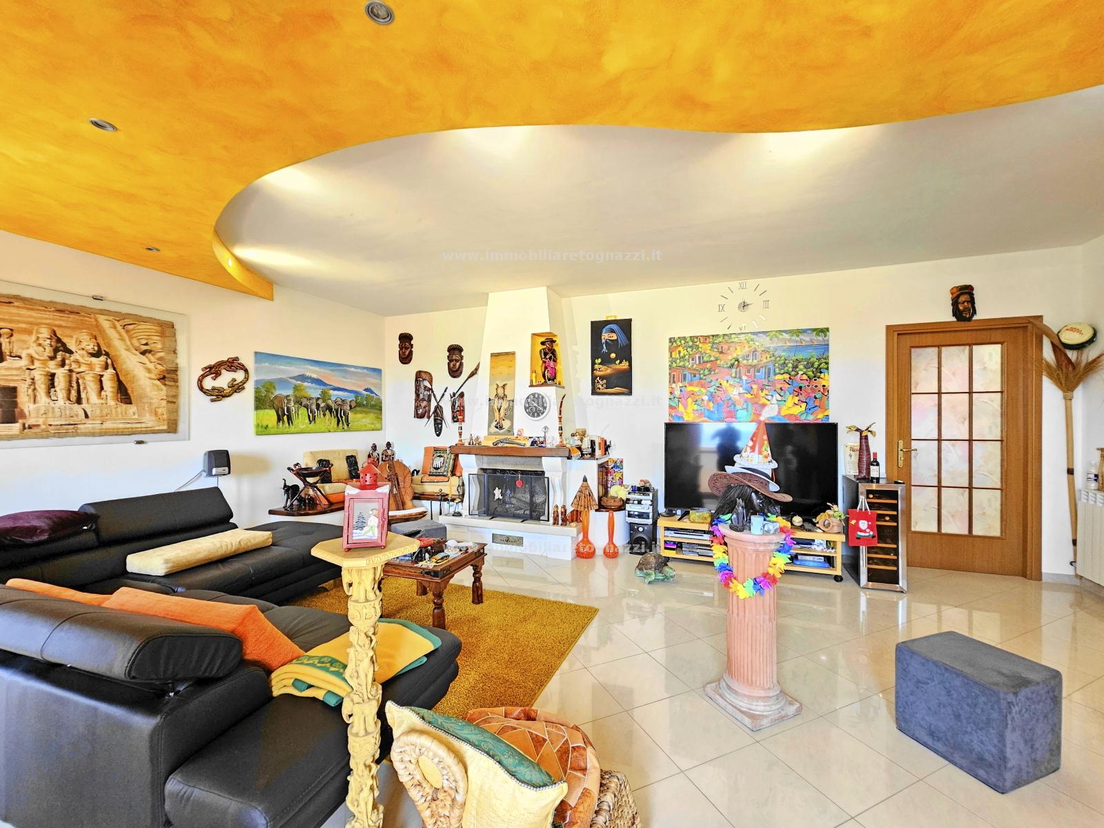 Appartamento in vendita a Gambassi Terme, 4 locali, prezzo € 190.000 | PortaleAgenzieImmobiliari.it