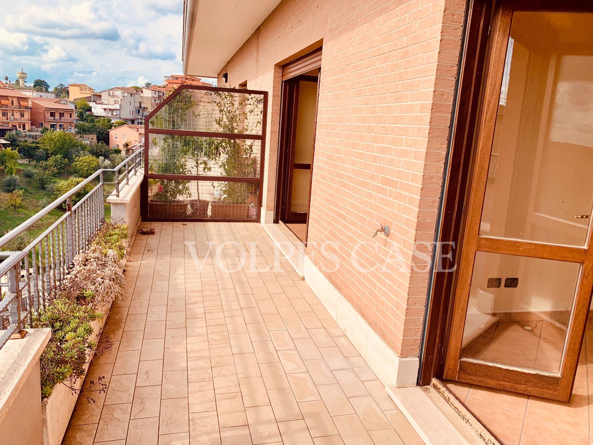 Appartamento in vendita a Riano, 3 locali, zona Località: LaRosta, prezzo € 150.000 | CambioCasa.it