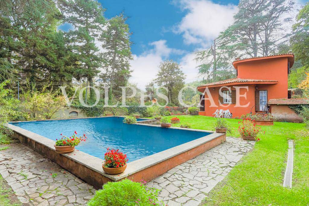 Villa in vendita a Sacrofano, 6 locali, prezzo € 399.000 | CambioCasa.it