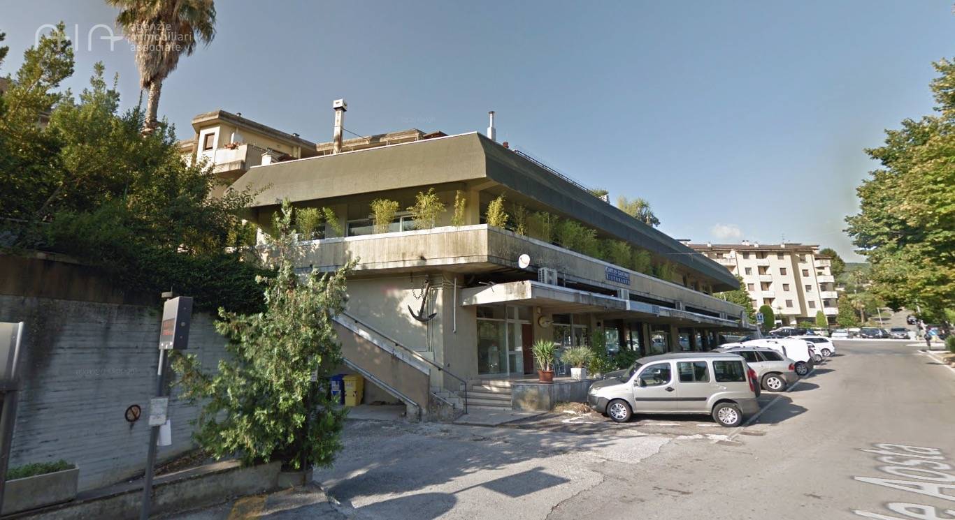 Negozio / Locale in vendita a Folignano, 9999 locali, zona Località: VillaPigna, prezzo € 400.000 | CambioCasa.it