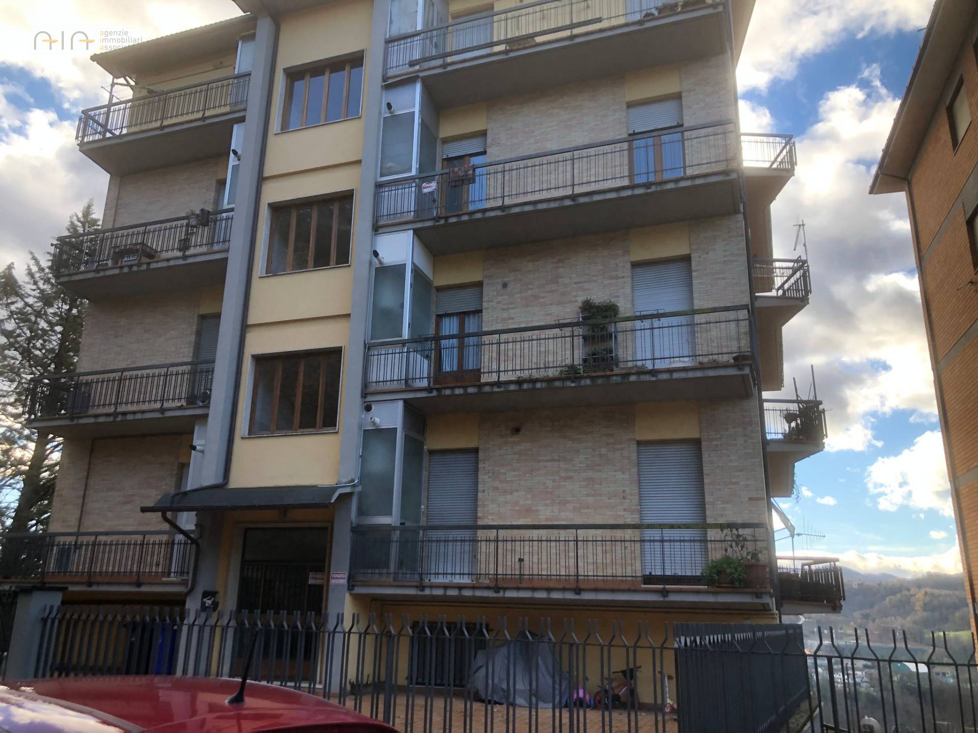 Appartamento in vendita a Amandola, 5 locali, zona Località: Centrale/CentroStorico, prezzo € 75.000 | PortaleAgenzieImmobiliari.it