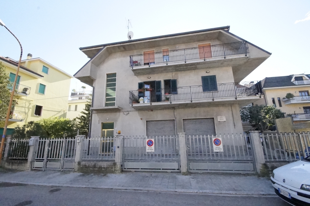 Box / Garage in vendita a San Benedetto del Tronto, 1 locali, zona Località: PortoDascoliresidenziale, prezzo € 95.000 | PortaleAgenzieImmobiliari.it