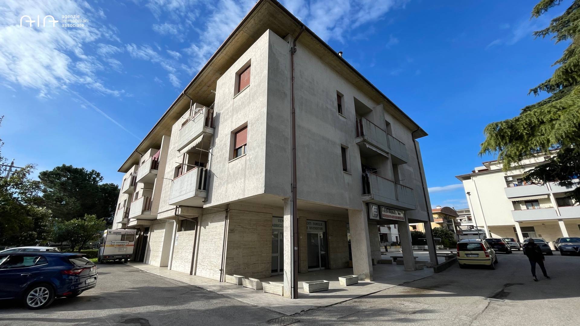 Negozio / Locale in affitto a Spinetoli, 9999 locali, zona Località: PagliaredelTronto, prezzo € 1.000 | PortaleAgenzieImmobiliari.it