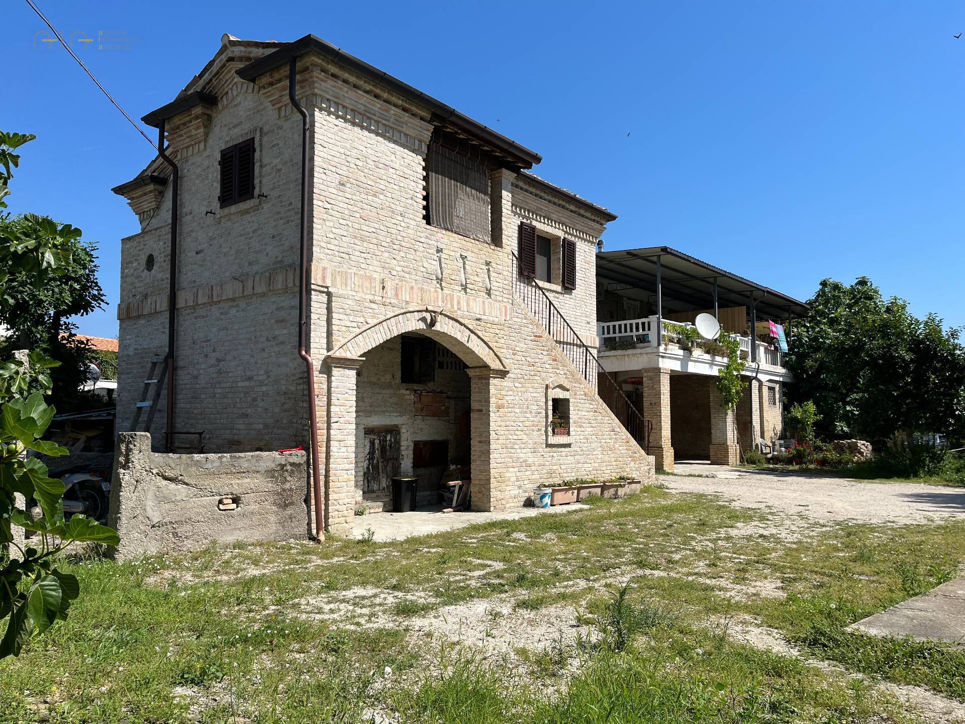Rustico / Casale in vendita a Spinetoli, 8 locali, zona Località: SanPioX, prezzo € 265.000 | PortaleAgenzieImmobiliari.it