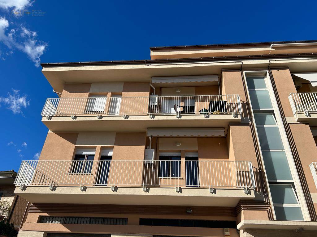 Appartamento in vendita a Castel di Lama, 5 locali, zona Località: ZonaSalaria, prezzo € 145.000 | PortaleAgenzieImmobiliari.it