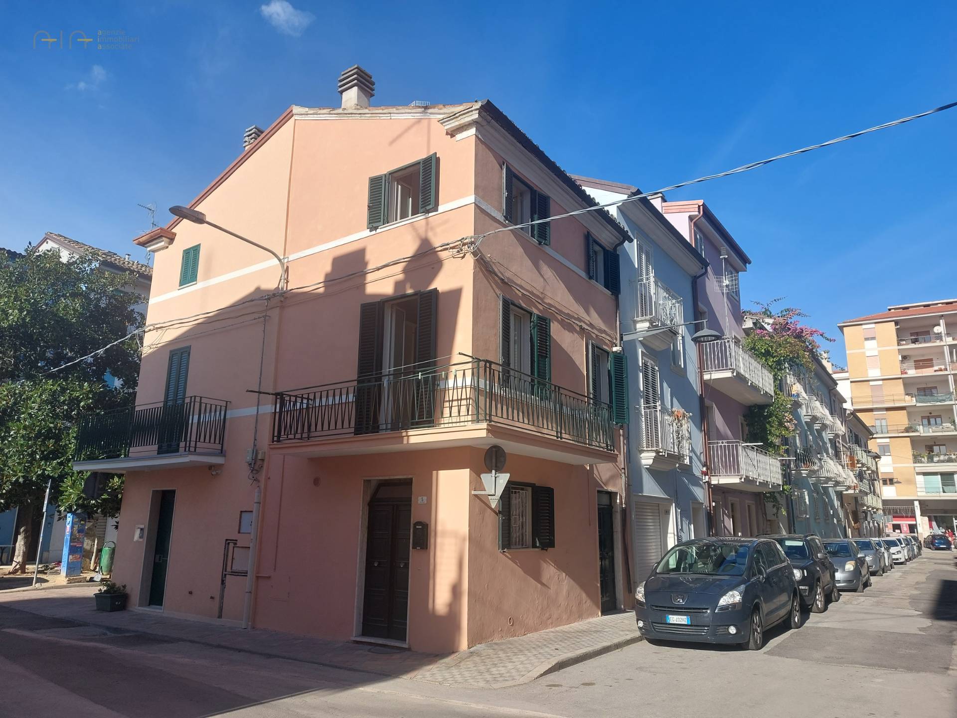 Soluzione Indipendente in vendita a San Benedetto del Tronto, 3 locali, zona Località: Centralissima, prezzo € 200.000 | PortaleAgenzieImmobiliari.it