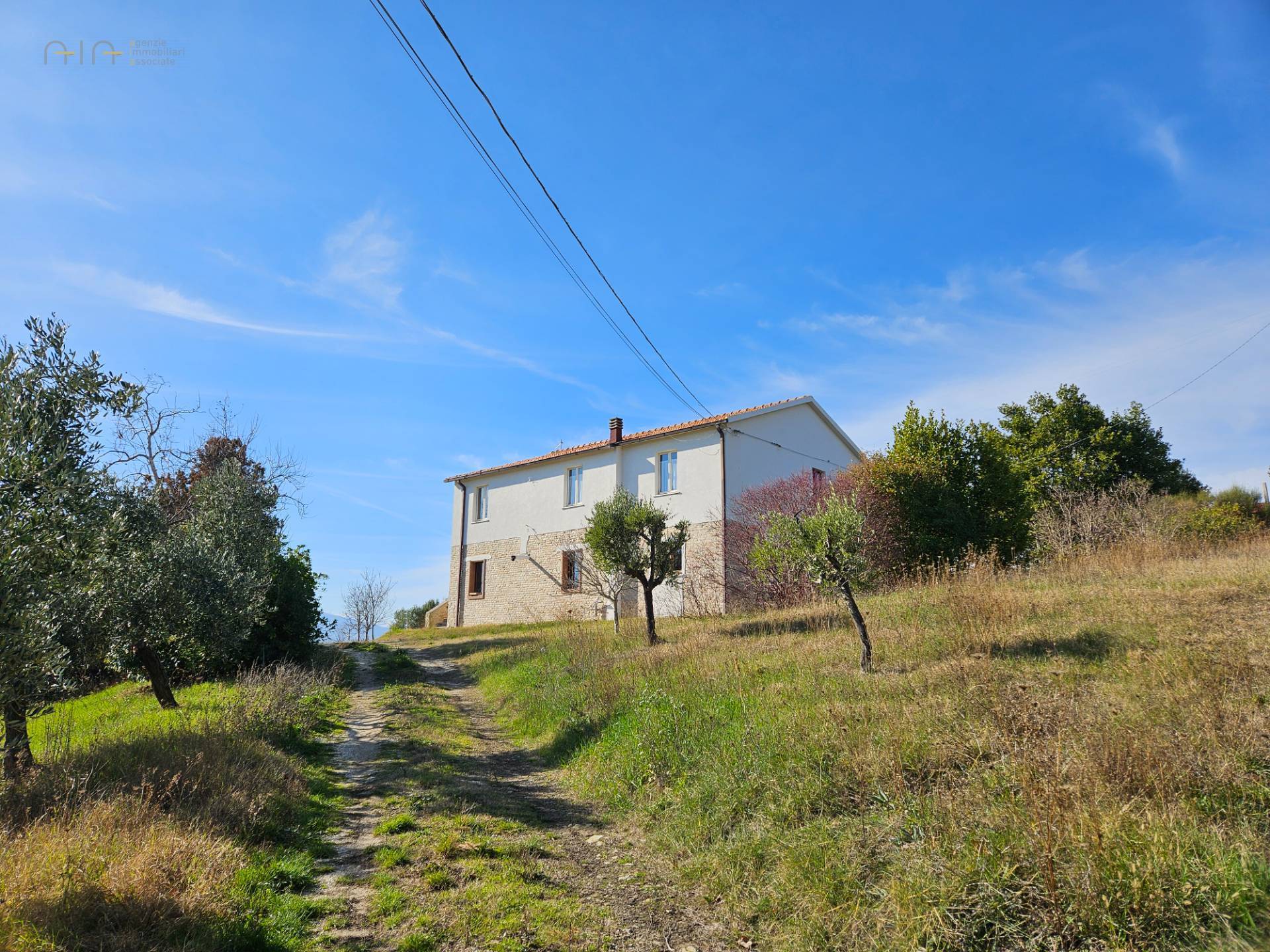 Rustico / Casale in vendita a Cossignano, 10 locali, zona Località: Collinare/Campagna, prezzo € 290.000 | PortaleAgenzieImmobiliari.it