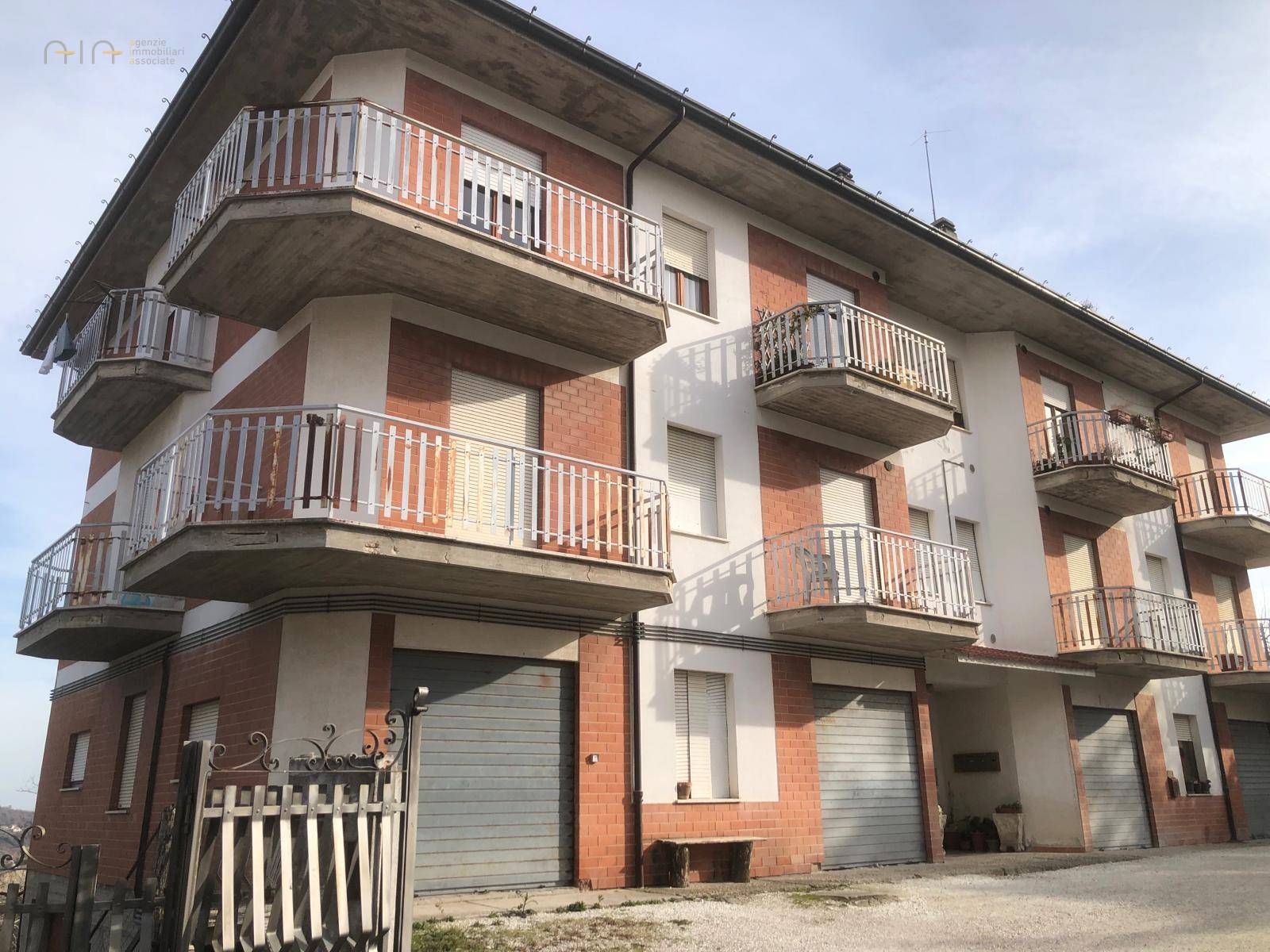 Appartamento in vendita a Santa Vittoria in Matenano, 8 locali, prezzo € 65.000 | PortaleAgenzieImmobiliari.it