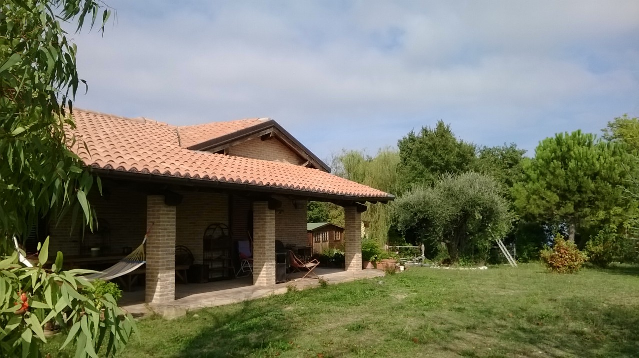 Villa in vendita a Montefiore dell'Aso, 8 locali, zona Località: Collinare, prezzo € 480.000 | PortaleAgenzieImmobiliari.it