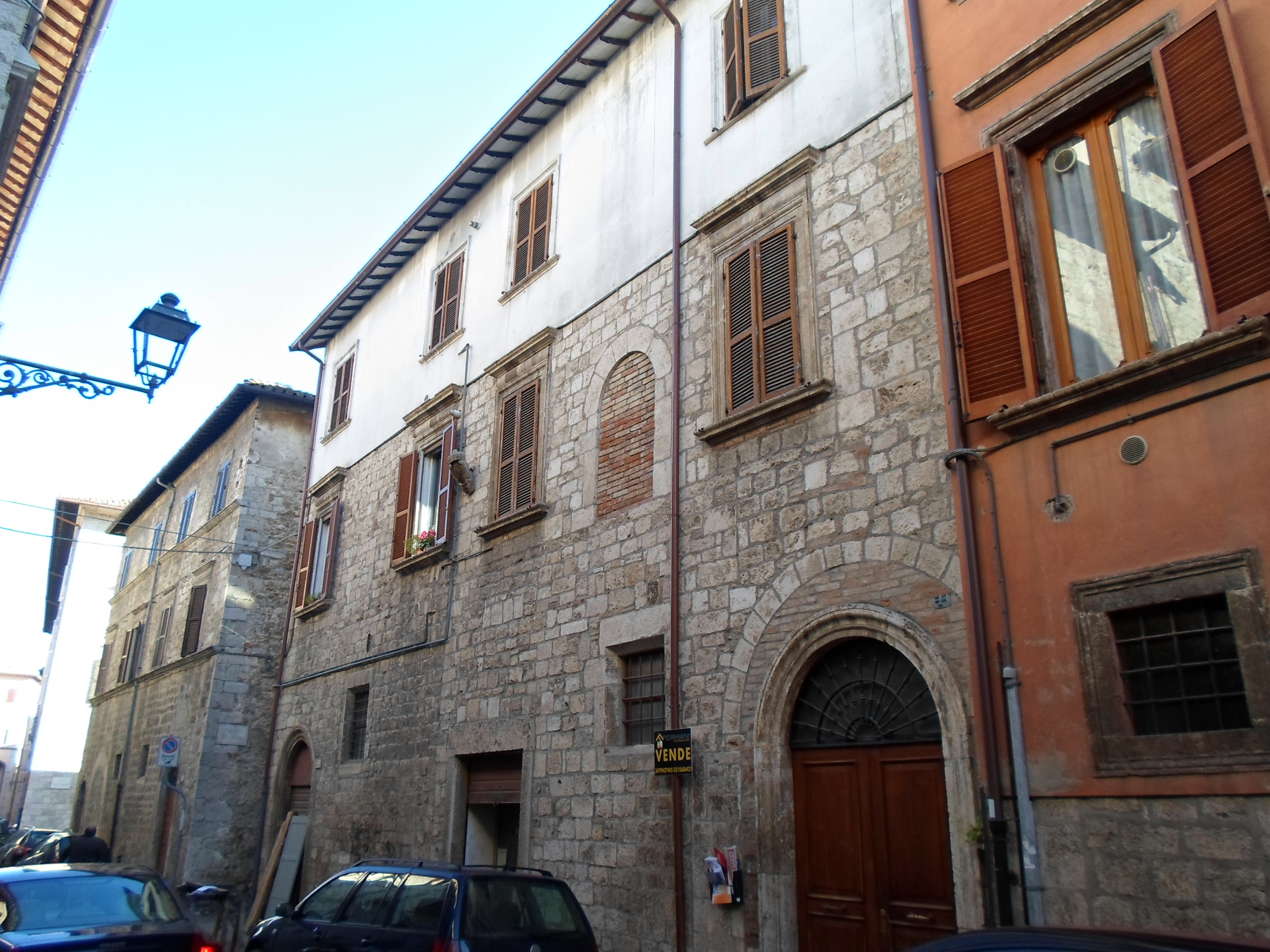 Appartamento in vendita a Ascoli Piceno, 6 locali, zona Località: Centralissima(anticoIncasatoMedievale, prezzo € 220.000 | PortaleAgenzieImmobiliari.it