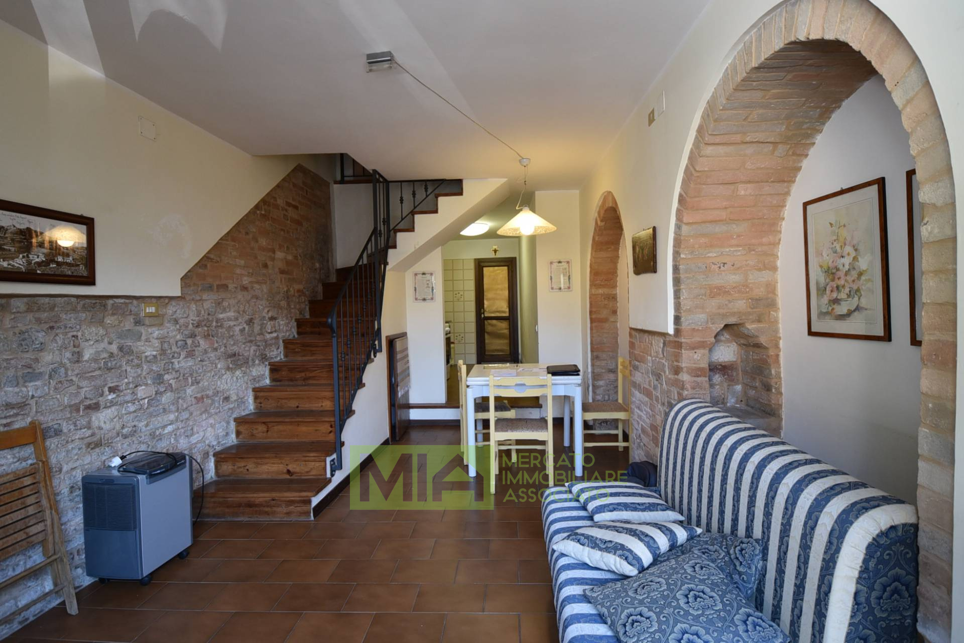 Appartamento in vendita a Sarnano, 3 locali, zona Località: CentroStorico, prezzo € 55.000 | PortaleAgenzieImmobiliari.it