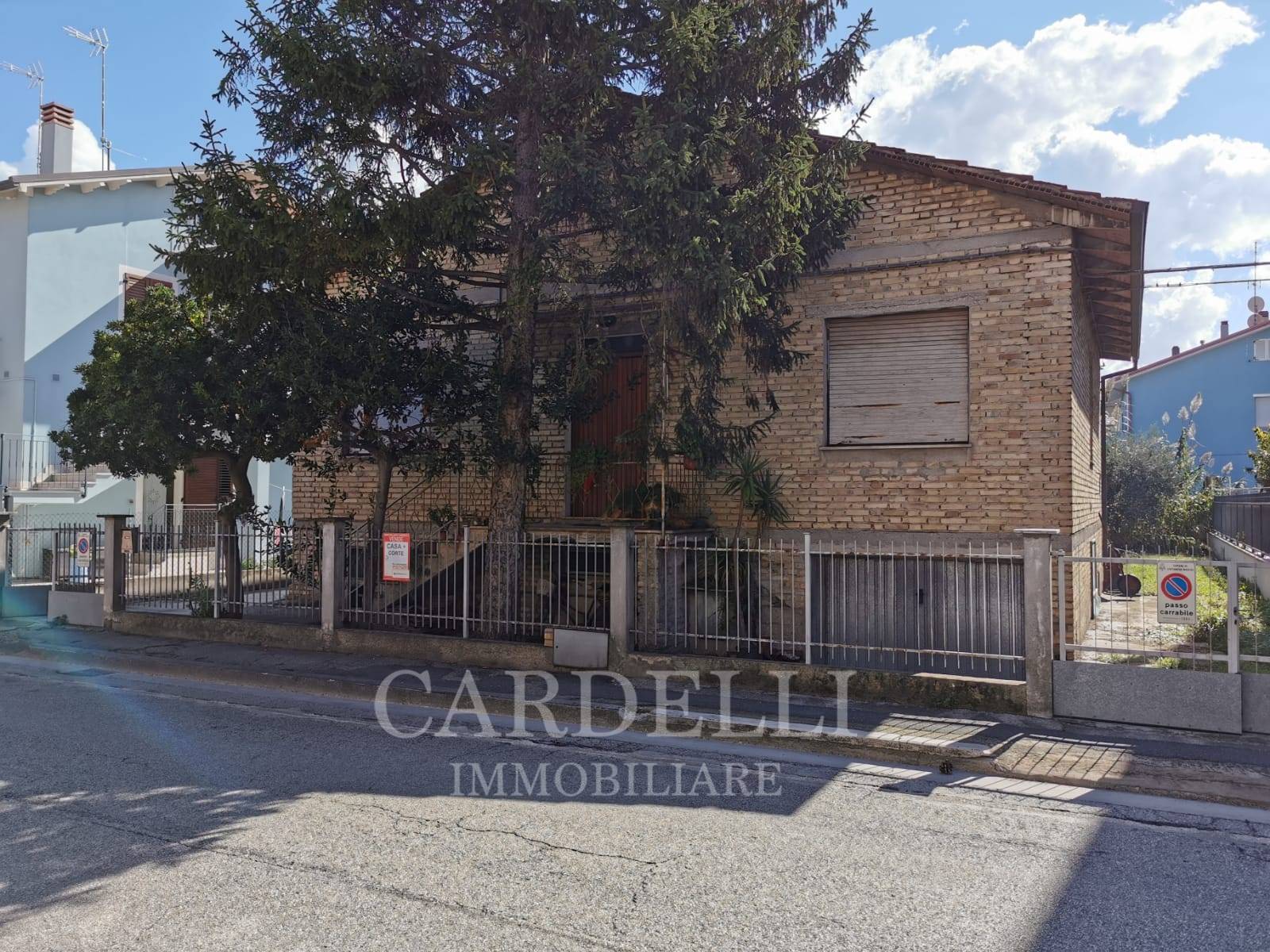 Soluzione Indipendente in vendita a Civitanova Marche, 5 locali, zona Località: SanMarone, prezzo € 290.000 | PortaleAgenzieImmobiliari.it