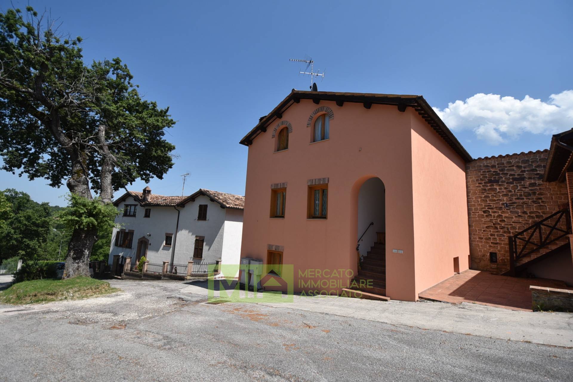 Appartamento in vendita a Montefortino, 4 locali, zona Località: Periferia, prezzo € 95.000 | PortaleAgenzieImmobiliari.it