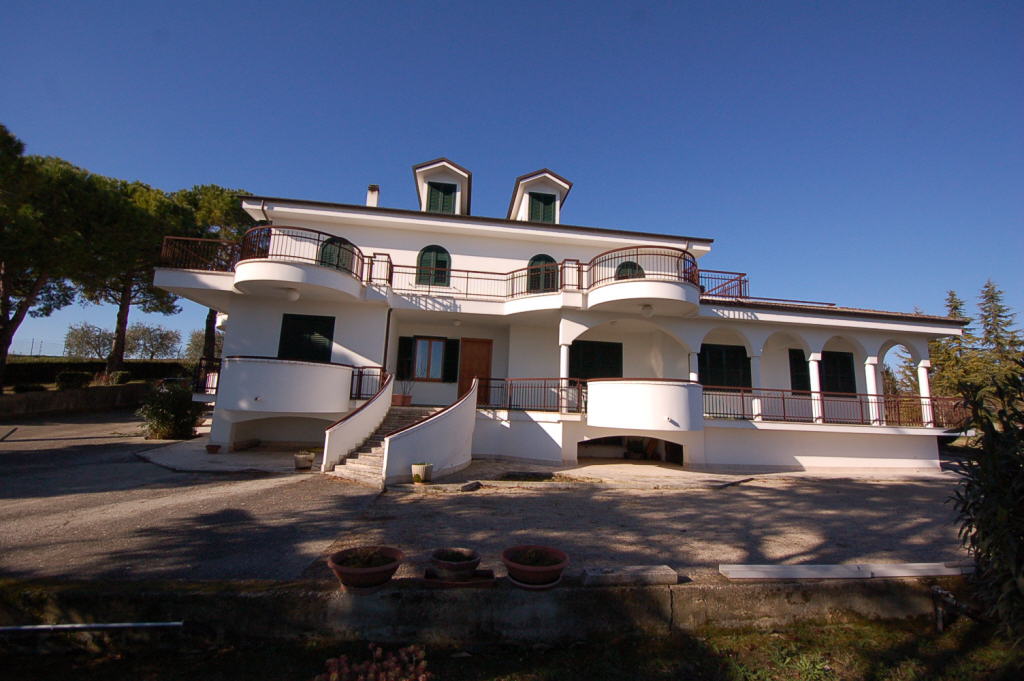 Villa in vendita a Fermo, 18 locali, zona Località: Campagna, prezzo € 650.000 | PortaleAgenzieImmobiliari.it